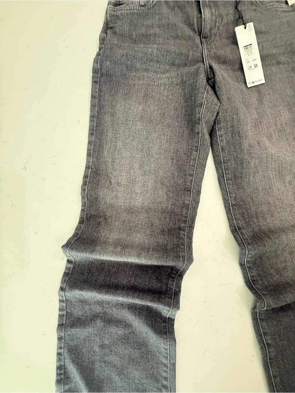 Noisy May Nila 25/32 ((measures29”) Gray Straight-Leg Women’s Jeans
